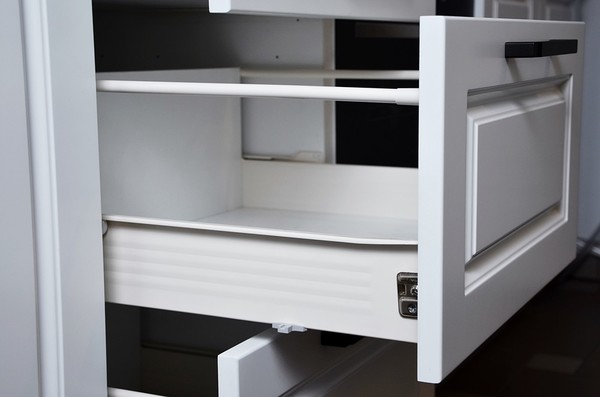 Kitchen cabinet Platinium White D14/RU/3M