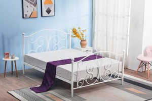 Bed with slatted base ID-21663