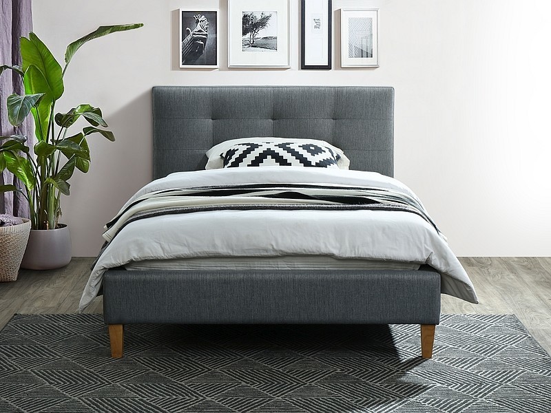 Bed with slatted base ID-23080
