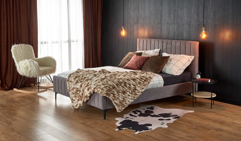 Bed with slatted base ID-25543